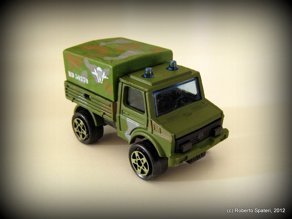 Majorette Mercedes Unimog (n.200 series)